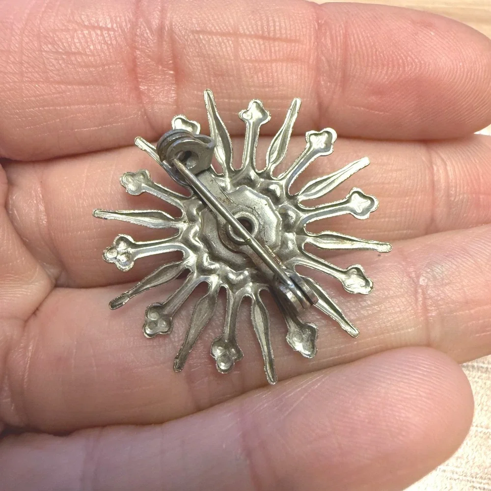 Vintage Silver Tone Starburst Brooch Clear Rhinestone Celestial Sunburst‎ Pin